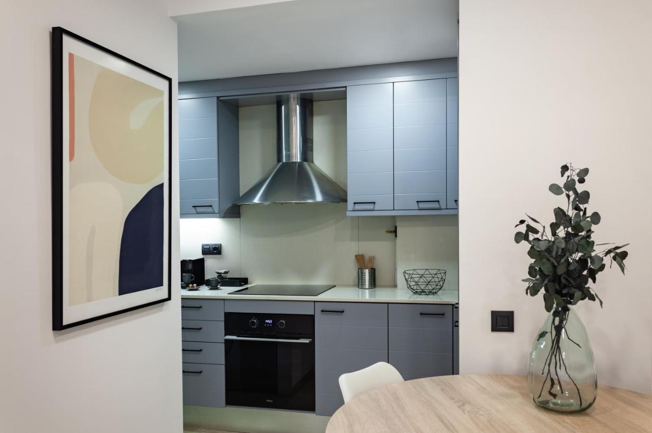 Cozy Apartment Les Corts Barcellona Esterno foto