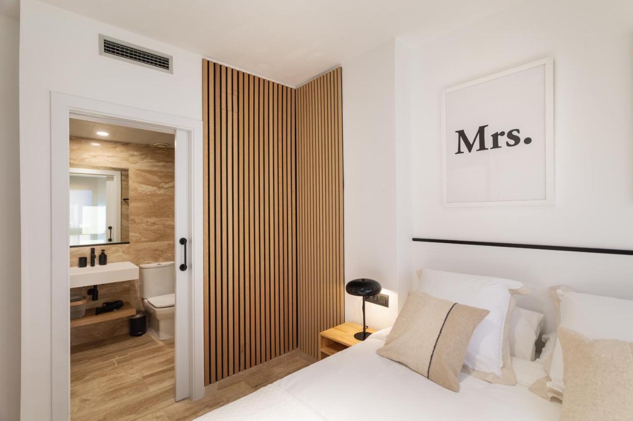 Cozy Apartment Les Corts Barcellona Esterno foto